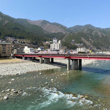 花緑里-Hanamidori-乙原のやど 岐阜下呂温泉郡上飛騨金山湖畔リゾート กุโจ ภายนอก รูปภาพ